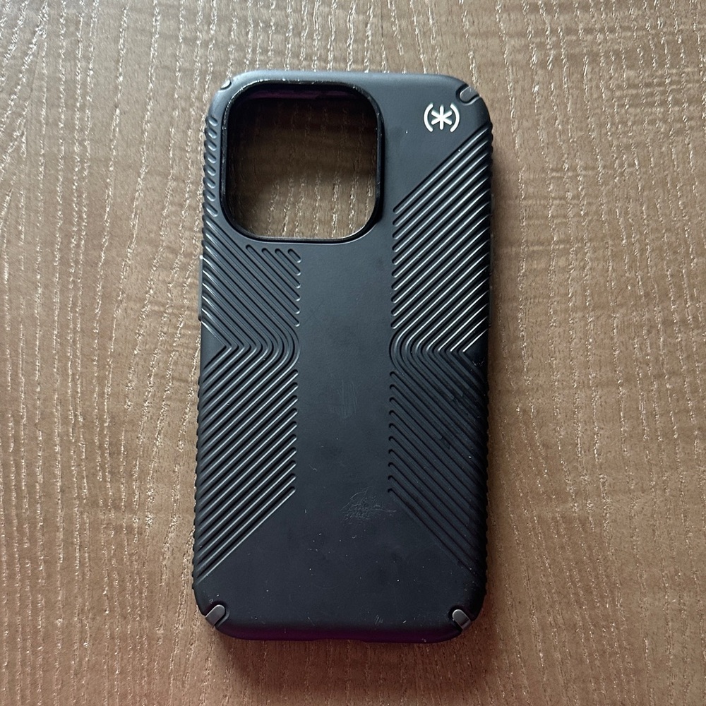 Speck Black Phone Case iPhone 15 Pro